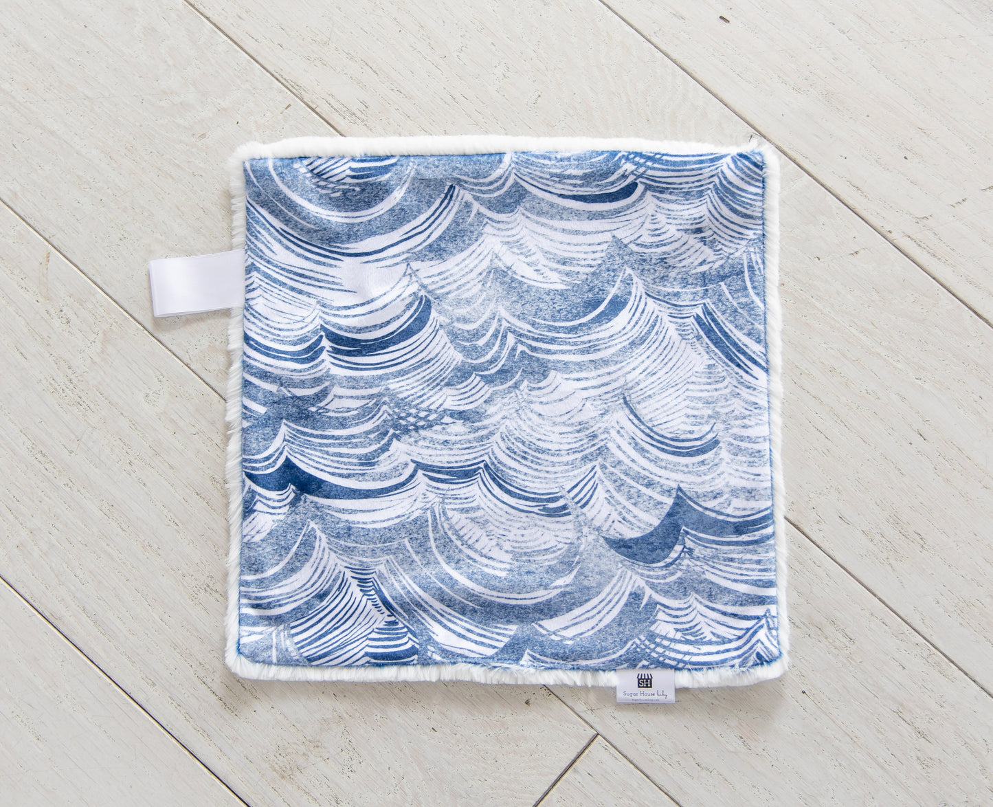 Wave Lovey