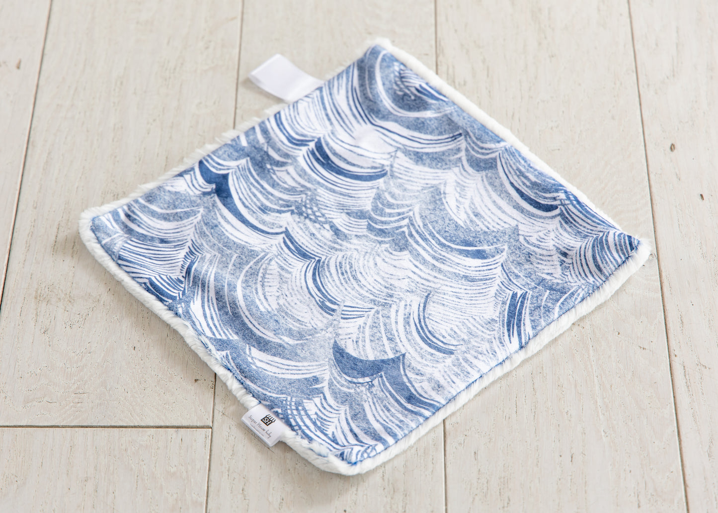 Wave Lovey